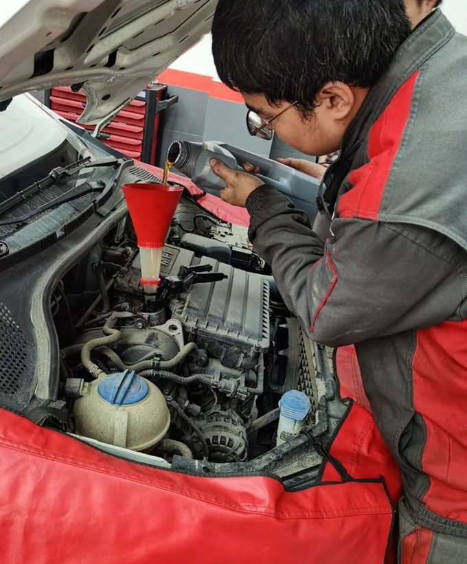 亚洲华兴能源：保养剩下没用完的机油，可以留到下次继续用吗？